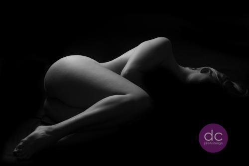 akt-fotografie-mit-der-kunst-von-licht-und-schatten